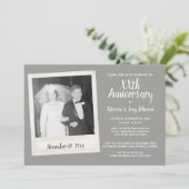 Jeglicher Hochzeitstag mit Vintagem Foto Einladung (Stehend Vorderseite)