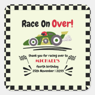 Jegliches Geburtstagsfertige Set geht zu einem grü Quadratischer Aufkleber