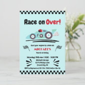Jegliches Geburtstagsrennen auf blauem Rennwagen Einladung (Stehend Vorderseite)