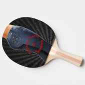 Jemand benötigt ein außerordentliches tischtennis schläger (Seitenansicht)