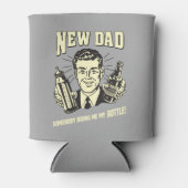 Jemand bringt mir meine Flasche Dosenkühler (Vorderseite)