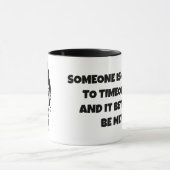 Jemand geht zum Timeout Tasse (Zentrum)