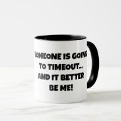 Jemand geht zum Timeout Tasse (VorderseiteRechts)