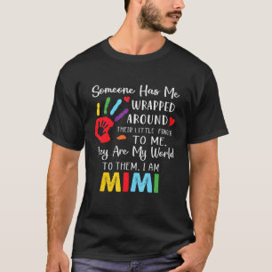 Jemand hat mich um den Finger geschlagen. T-Shirt