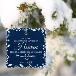 Jemand in Heaven Winter Greenery Foto Navy Blue Keramikornament<br><div class="desc">Ein echter Sake.</div>