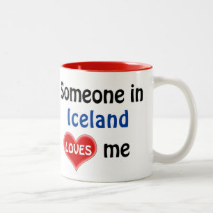 Jemand in Island liebt mich Zweifarbige Tasse