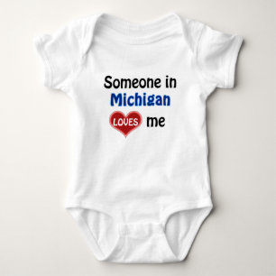 Jemand in Michigan liebt mich Baby Strampler