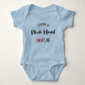 Jemand in Rhode Island Lieben Me Map Baby Bodysuit Baby Strampler (Vorderseite)