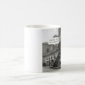 Jemand ruft den technischen Support-Zug Wreck an Kaffeetasse (Mittel)