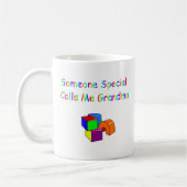 Jemand ruft mich Großmutter-Tasse an Kaffeetasse (Links)