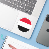 Jemen-Flaggenrundkleber Aufkleber (Laptop mit iPhone)