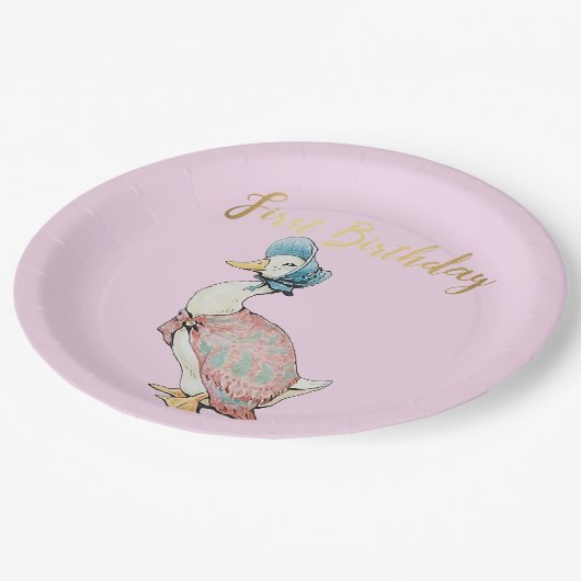 Jemima Puddle Duck "First Birthday" Text Pappteller (Schrägansicht)