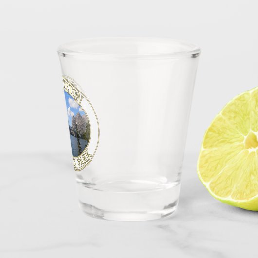 Jenny Lake at Grand Teton National Park in Wyoming Schnapsglas (Rechts)