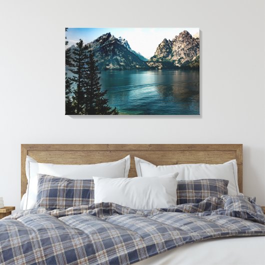 Jenny Lake, Grand Tetons auf der Leinwand (Insitu (Schlafzimmer))