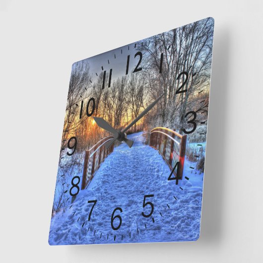 Jenseits der Bridge Winterlandschaft Quadratische Wanduhr (Winkel)