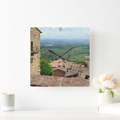 Jenseits der Roofops 1 Quadratische Wanduhr (Zuhause)