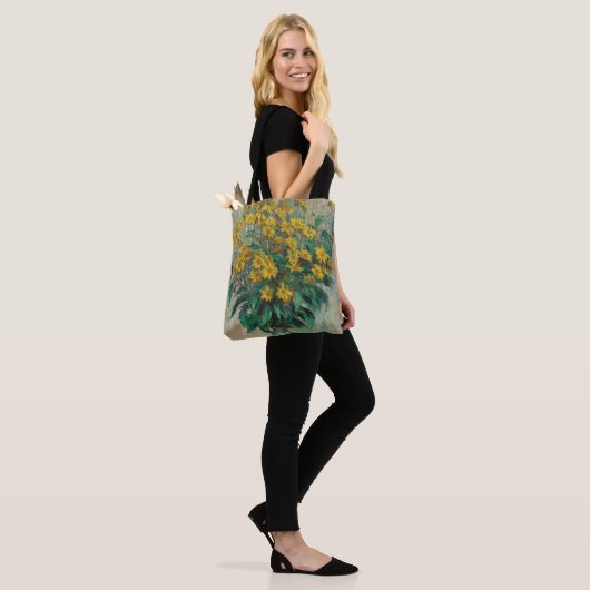 Jerusalem Artichoke Blume von Claude Monet Tasche (Am Model)