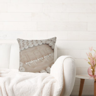 JESÚS besticktes Kissen - 3D-Render Beige