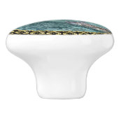 Jesus hängt von einem christlichen Kreuzungskreuz. Keramikknauf (Seitenansicht)