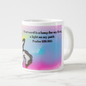 Jesus hier Jumbo-Tasse (Vorderseite Rechts)