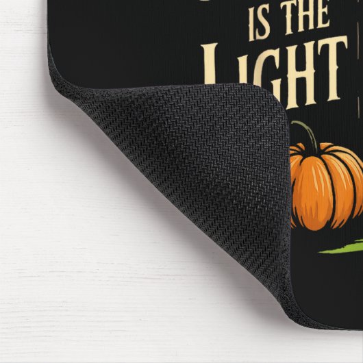 Jesus Is The Light In The Darkness Christian Hallo Mousepad (Ecke)