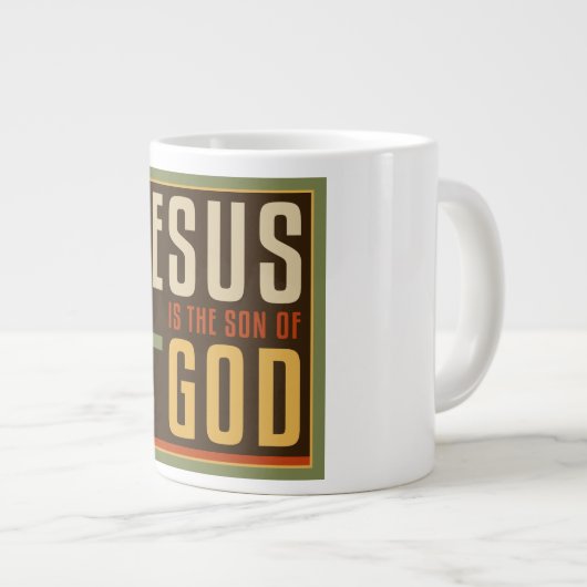 Jesus ist der Sohn Gottes Jumbo-Tasse (Vorderseite Rechts)