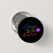 Jesus ist HERR Farbige Schrift Schwarz Button (Vorne & Hinten)