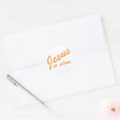 Jesus ist lebendig effet orange runder aufkleber (Umschlag)