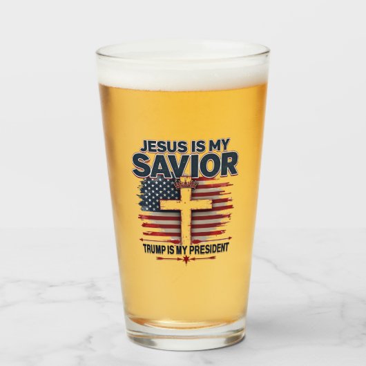Jesus ist mein Retter Trump ist mein Präsident Fun Glas (Vorne (Gefüllt))