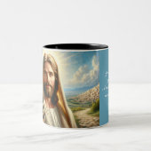 Jesus lächelt unter einem Himmlischen Himmel Zweifarbige Tasse (Mittel)