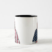 Jesus und die amerikanische Flagge Zweifarbige Tasse (Mittel)