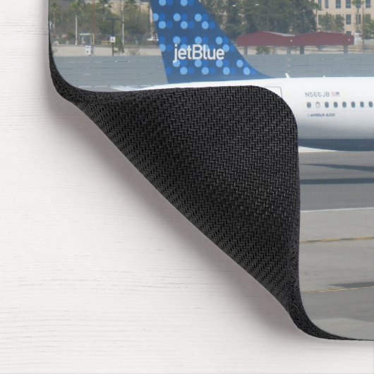 Jet-Blau auf RWY 8 an KBUR Mousepad (Ecke)