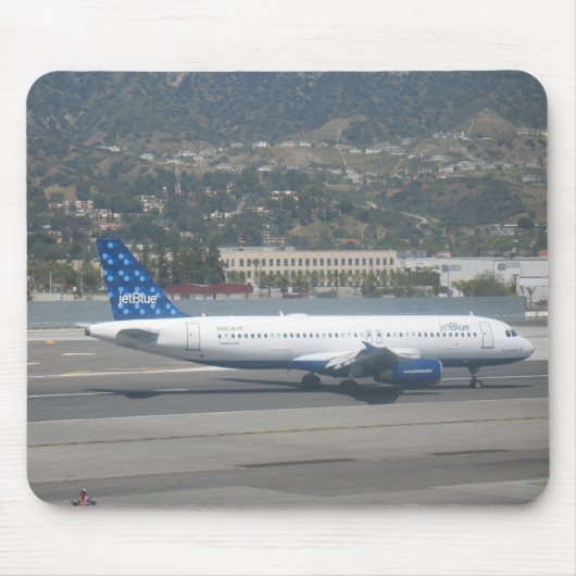 Jet-Blau auf RWY 8 an KBUR Mousepad (Vorne)