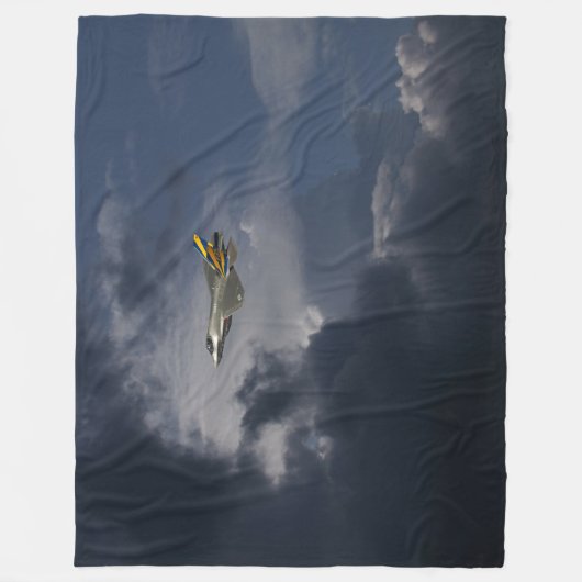 JET FIGHTER IN CLOUDS FLEECEDECKE (Vorderseite)