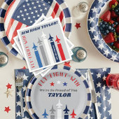 Jet-Flugzeug der militärischen Luftwaffe gehen Par Pappteller