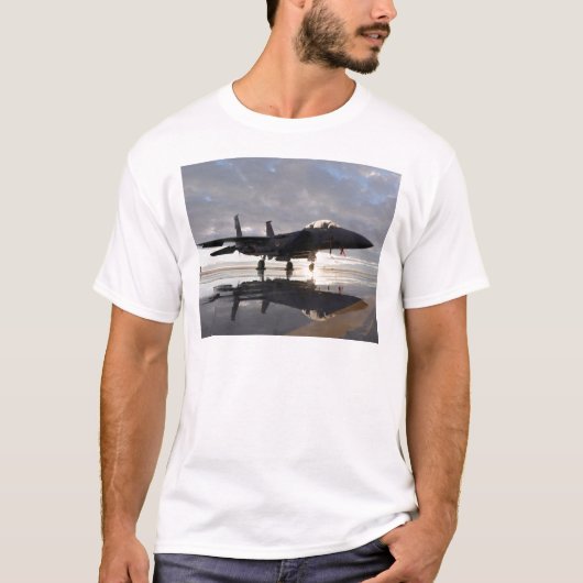 Jet kämpft über Meer T-Shirt (Vorderseite)