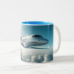 Jet-Set Brew: Erleben Sie den Kaffee Zweifarbige Tasse