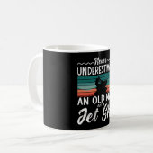 Jet Ski Never Underestimate An Old Man Jet Skiing Kaffeetasse (Vorderseite Links)