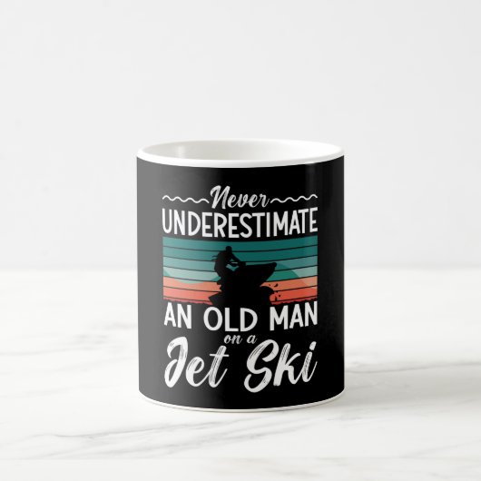 Jet Ski Never Underestimate An Old Man Jet Skiing Kaffeetasse (Mittel)