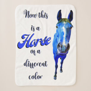 Jetzt ist das ein Pferd einer anderen Farbe in Bla Sherpadecke