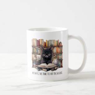 Jetzt ist es an der Zeit, die Bücher zu treffen Kaffeetasse