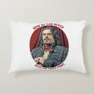 Jetzt kann er nie die Gesichter richtig kissen." Dekokissen