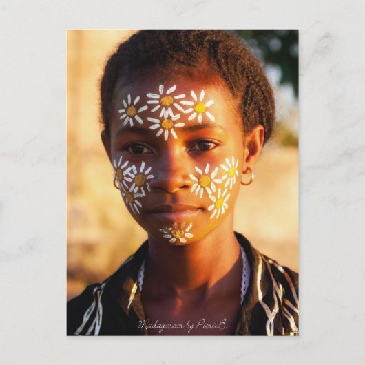 Jeune femme Nosibéenne Postkarte (Vorderseite)