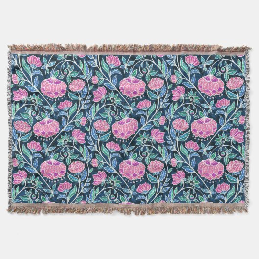 Jewel Toned Boho Chalk Chintz Floral Pattern Decke (Vorderseite)