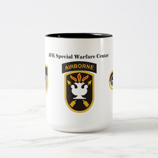 JFK spezielle Kriegsführungs-Mitte-Tasse Zweifarbige Tasse (Mittel)
