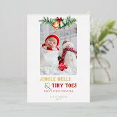 Jingle Bells Tiny Toes Foto Baby Ankündigung (Stehend vorne)