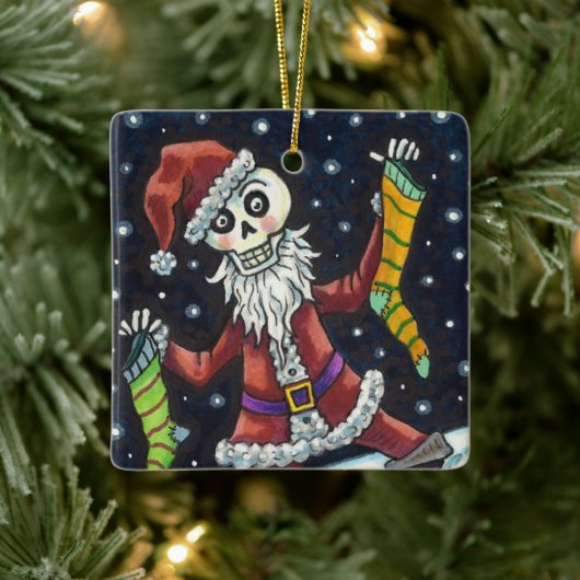 JINGLE BONES SANTA, URLAUB SKELETON & STRUMPFS KERAMIKORNAMENT (Baum)