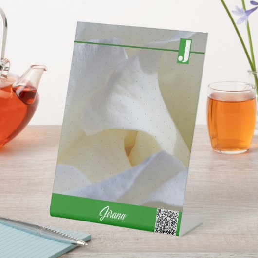 JIRANA SOCKELSCHILD (In Situ)