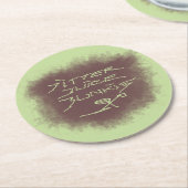 Jitter Juice Junkie - Kaffeekunst auf Grün. Runder Pappuntersetzer (Angewinkelt)