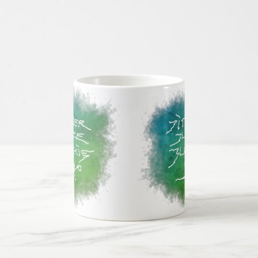 Jitter Juice Junkie - Kaffeekunst auf Weiß. Kaffeetasse (Mittel)